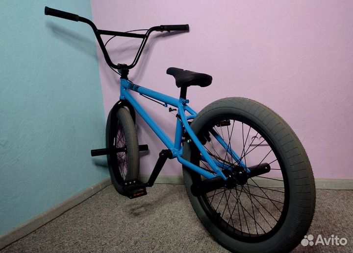 Трюковой велосипед BMX