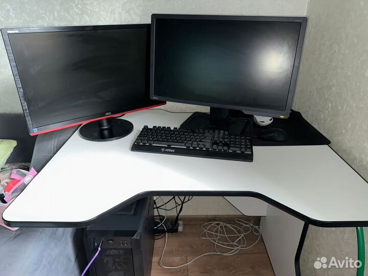 Игровой компьютерный стол