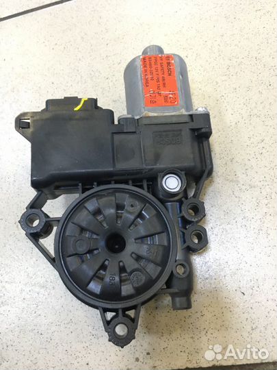 Мотор стеклоподъемника задний правый Hyundai I40