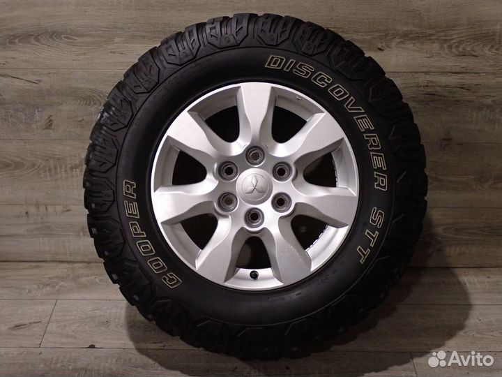 Комплект колес R17 Mitsubishi Pajero 4 оригинал