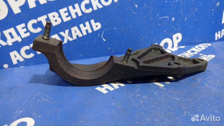 Кронштейн промежуточного вала Ford Focus 1 седан