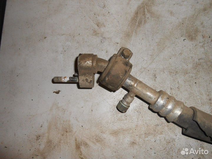 Шланг кондиционера (Mitsubishi Galant)