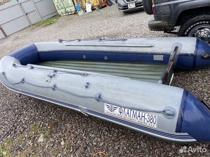 Лодка флагман 380