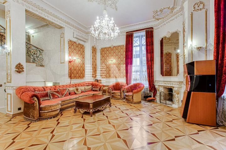 Дом 500 м² на участке 6 сот.