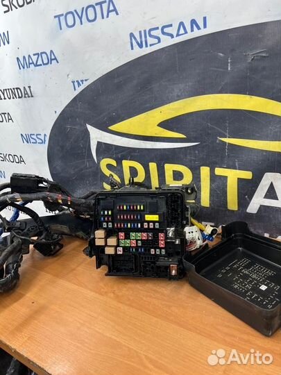 Блок предохранителей под капот Kia Carnival 3 G6DM