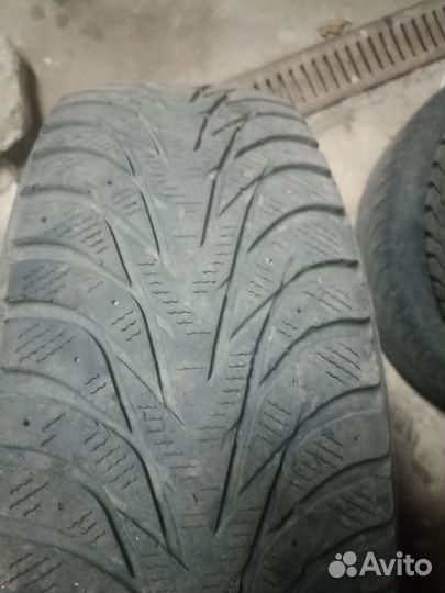 Yokohama A200 235/65 R17 140K