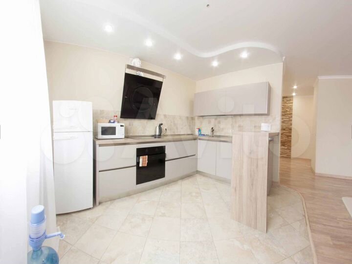 2-к. квартира, 72 м², 8/13 эт.