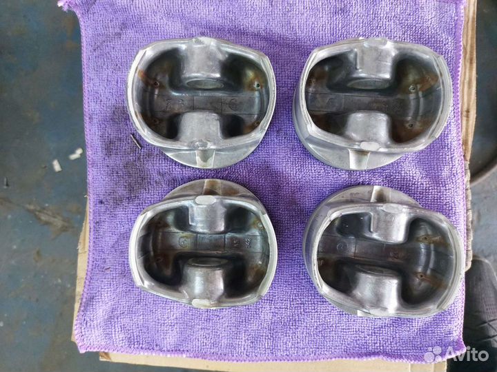 Поршни на мерседес M113 5.5 компрессор AMG