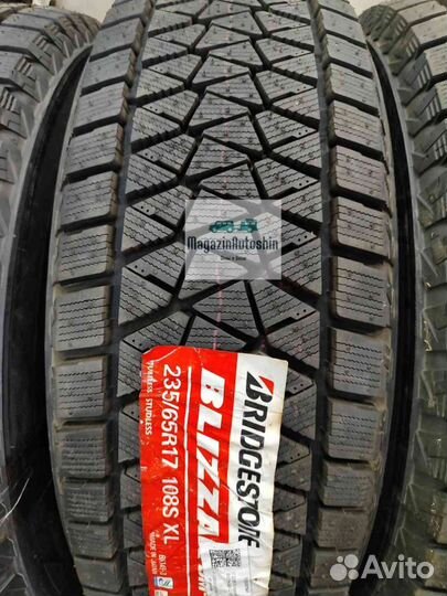 Bridgestone Blizzak DM-V2 235/65 R17