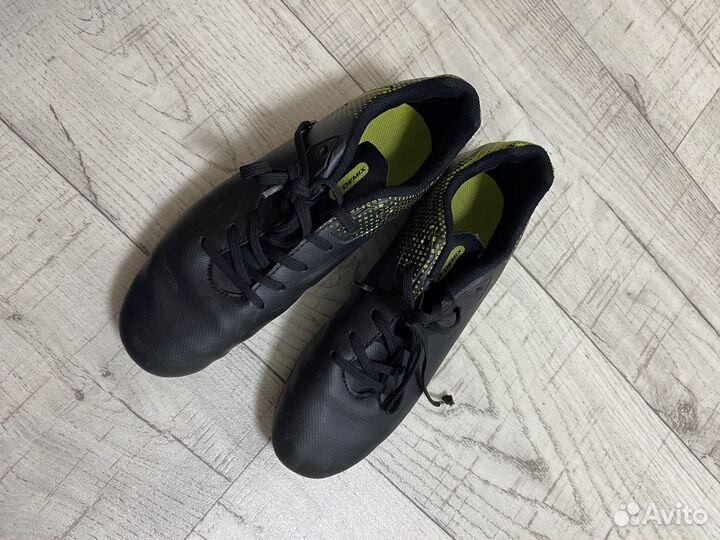 Футбольные бутсы