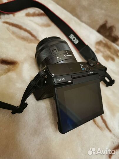 Canon eos M10