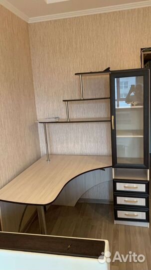 Рабочее место, стол для компьютера, стол, шкаф