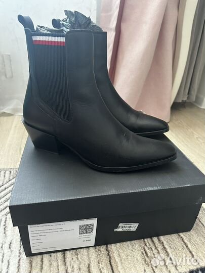 Ботильоны казаки 41 Tommy Hilfiger