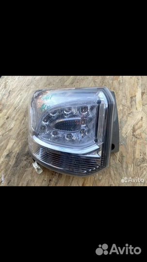 Фонарь левый mitsubishi outlander 3