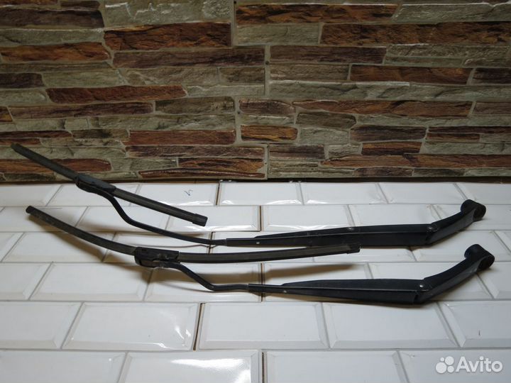 Поводок дворника Hyundai Solaris 2010-2014