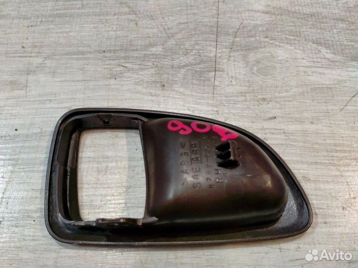 Накладка ручки двери правая Toyota Mark Ii GX90