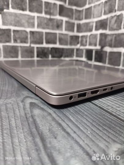 Ноутбук asus