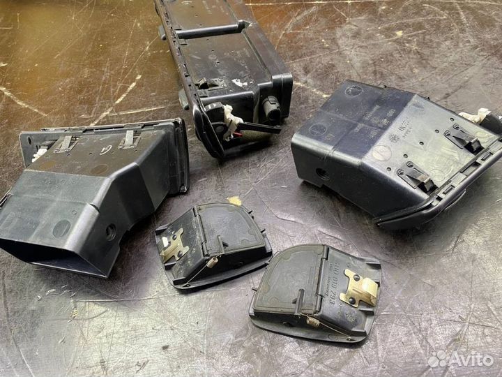 Дефлекторы в торпеду Audi A6 C5 5003