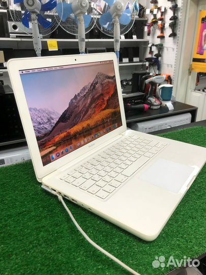 Ноутбук Apple MacBook 13 Late 2009 (Р)