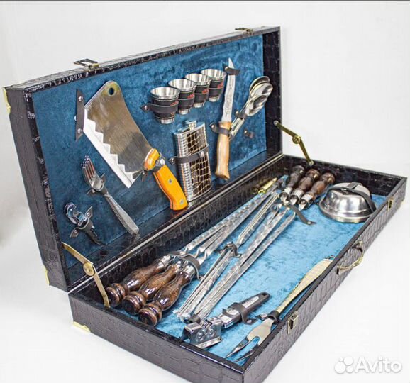 Шашлычный набор №10. Крокодил / синий велюр