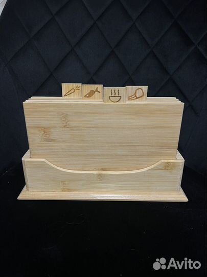 Набор разделочных досок на подставке