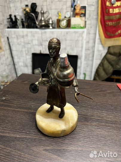 Бронзовая статуэтка