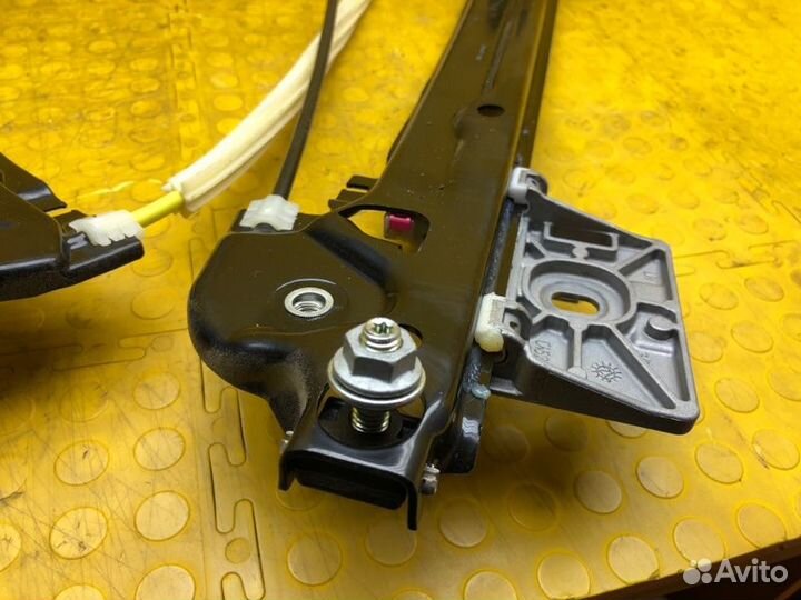 Стеклоподьемник передний левый Mercedes-Benz