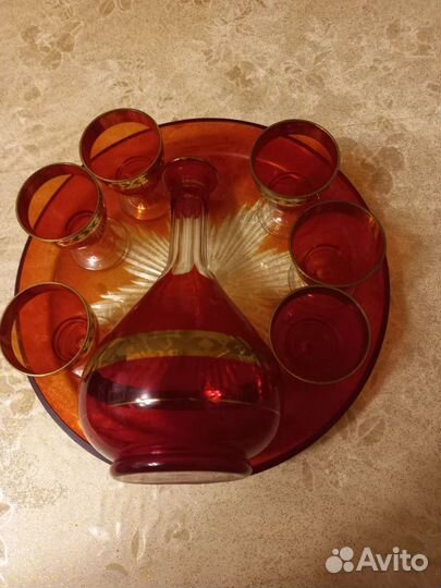 Сервиз из рубинового стекла с позолотой