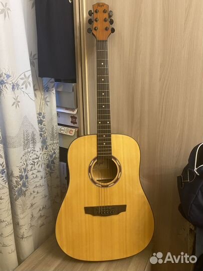 Акустическая гитара