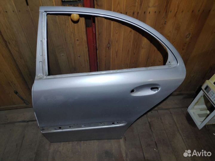 Дверь задняя левая w211