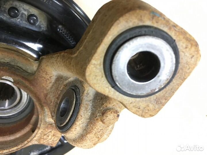 Кулак задний правый Nissan Terrano 3 D10