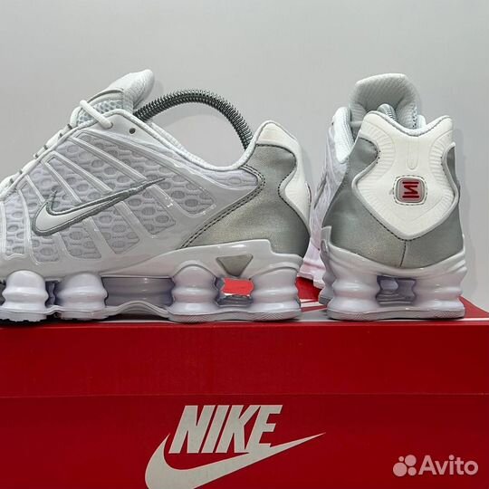 Кроссовки nike shox белый