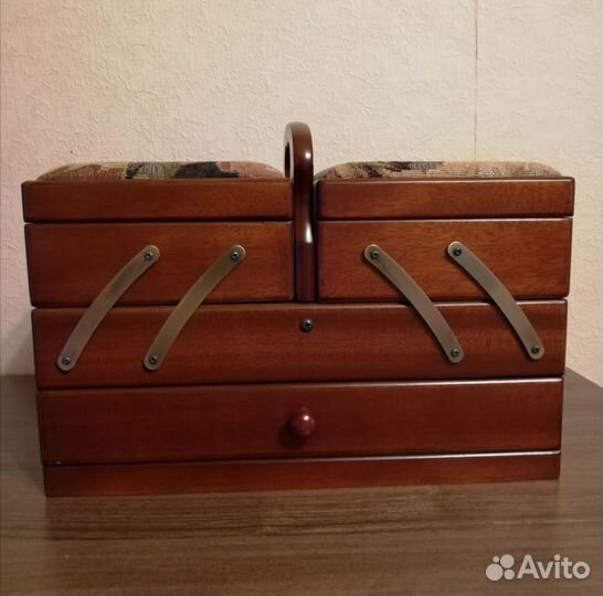 Шкатулка для рукоделия деревянная раскладная