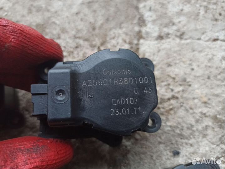 Моторчик заслонки печки Renault Fluence, Megane 3