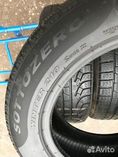 Pirelli Winter Sottozero II 215/65 R16