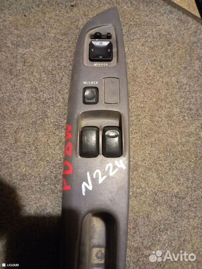 Блок упр. стеклоподьемниками на mitsubishi delica