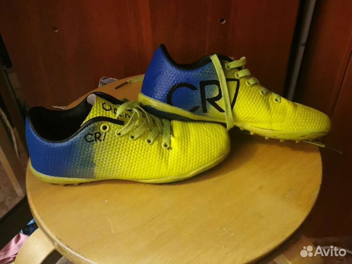 Футбольные бутсы 33 размер