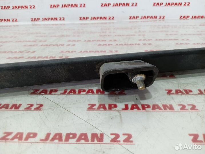 Рейлинг на крышу правый Mitsubishi Challenger K97