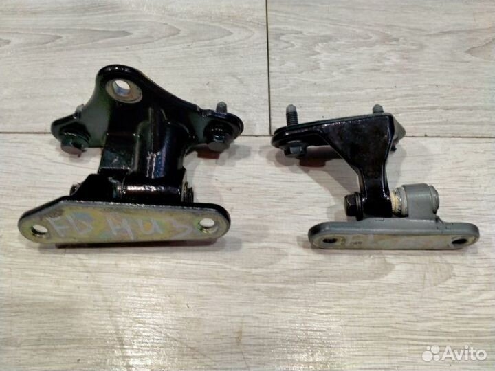 Петля двери передняя левая Mercedes-Benz Ml 164