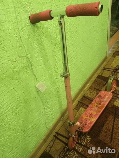 Самокат для девочки бу