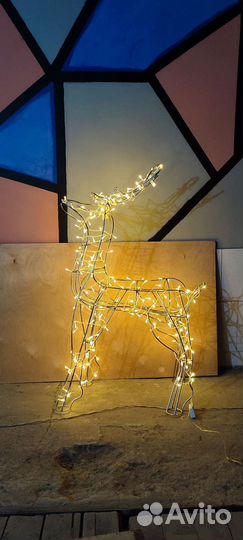 Фигуры из проволоки олень