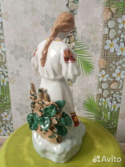 Статуэтка гадание на ромашке