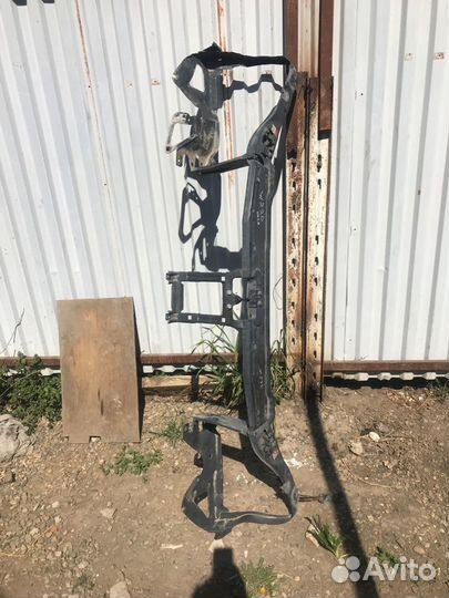 Рамка радиатора w220