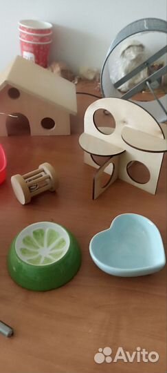 Вещи игрушки наполнитель корм для хомяка