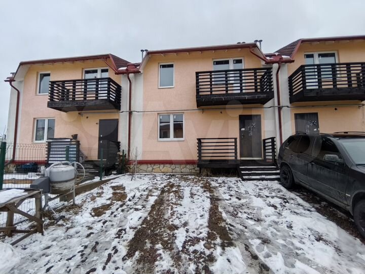 Таунхаус 52 м² на участке 1 сот.