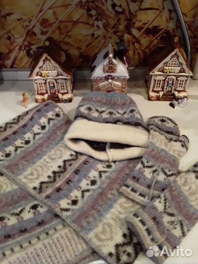 Головные уборы женские зимние