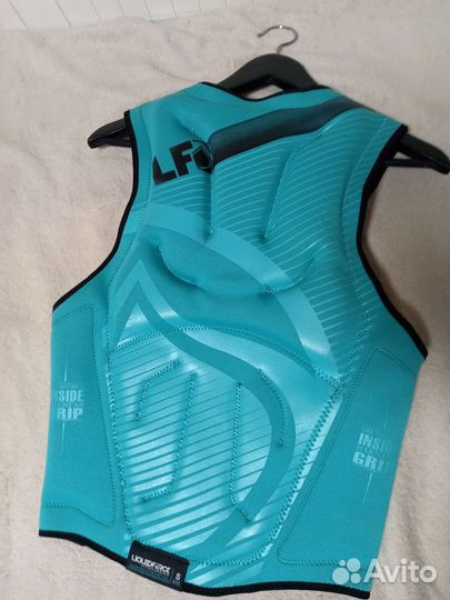 Жилет для кайтбординга