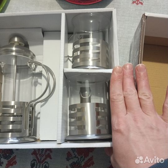 Френч- пресс и 2 стакана в подстаканниках