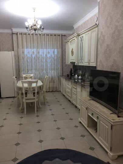 3-к. квартира, 87 м², 10/15 эт.