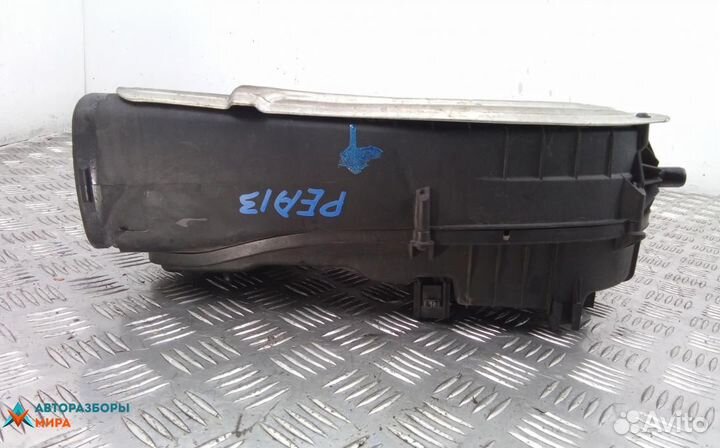 Корпус воздушного фильтра Mercedes-Benz C-Класс